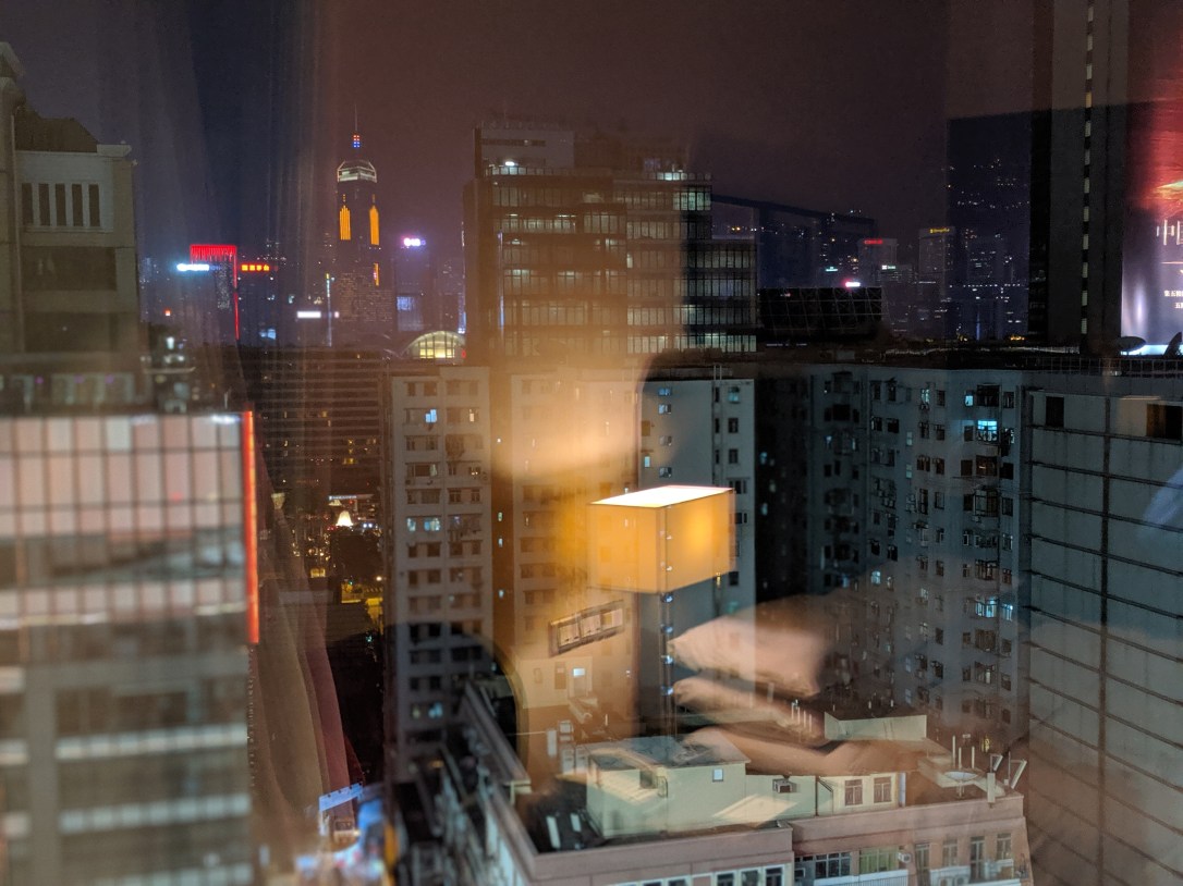 00100lPORTRAIT_00100_BURST20190512203511025_COVER